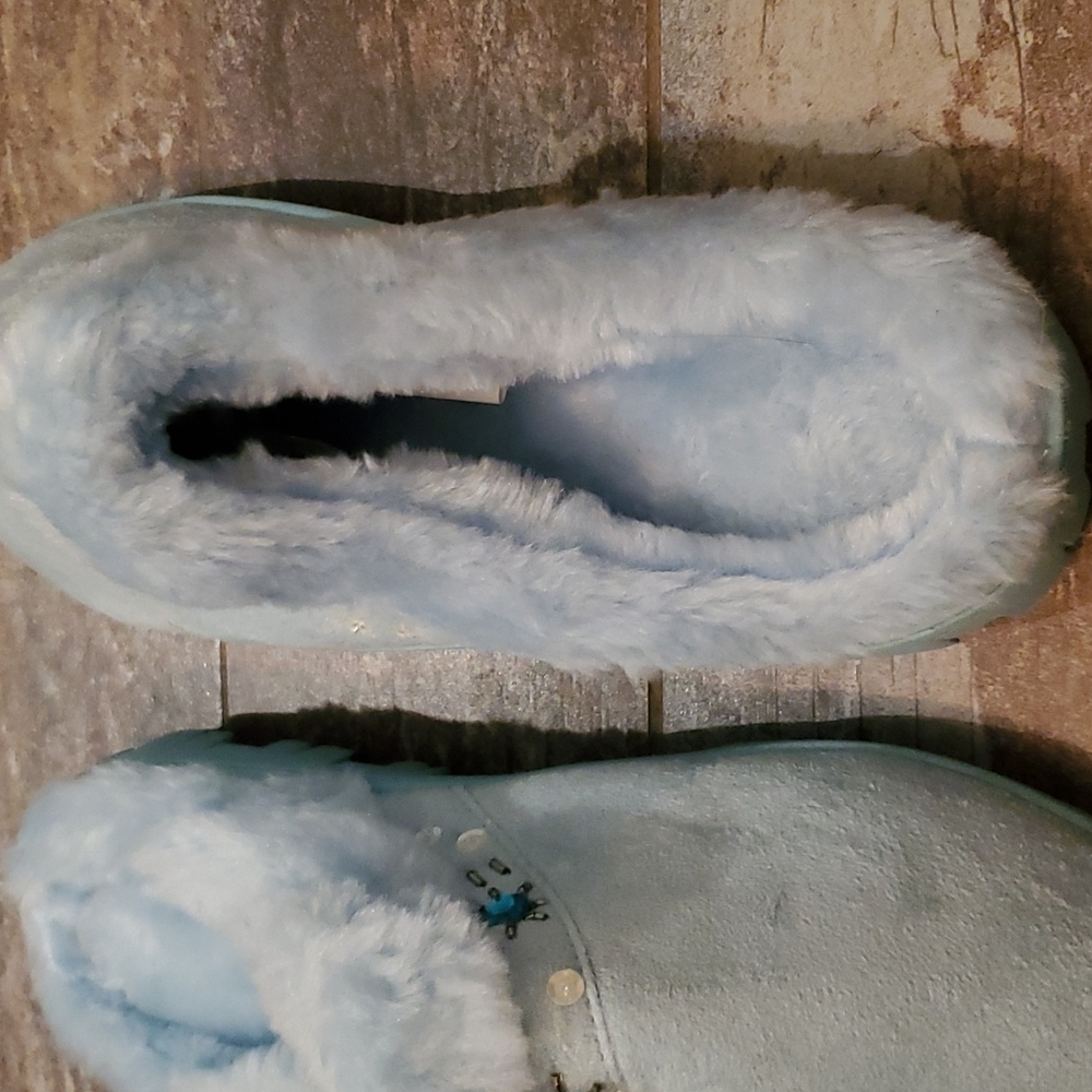 Slippers - Picture 4 of 5
